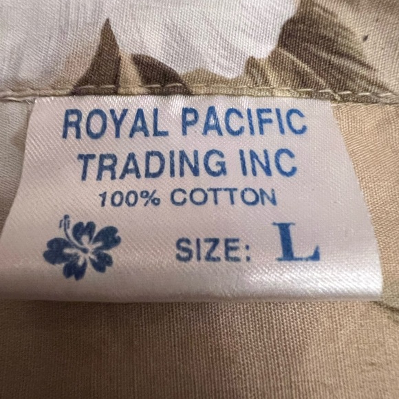Royal Pacific Trading Co men’s Hawaiian button down shirt size L hibiscus palms - Picture 3 of 9